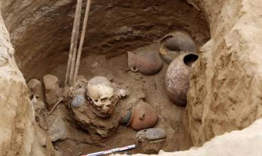 Perú: hallaron una tumba de la cultura Chancay de diez siglos de antigüedad