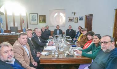 Paritaria central: Provincia y gremios de la Administración Pública pasaron a cuarto intermedio hasta el lunes 11