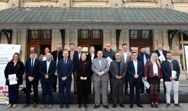 Mercociudades: Poletti intercambió experiencias con 25 intendentes santafesinos