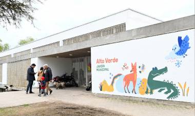 La educación municipal luce A Todo Color: los Jardines Municipales celebran su padrinazgo