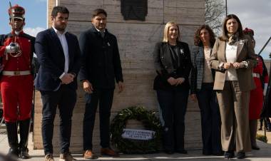 Pullaro: “San Martín luchó por la libertad y nosotros hoy debemos honrarlo luchando unidos por la igualdad para salir adelante”