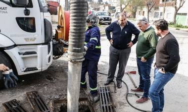 Alerta meteorológica: Poletti recorrió las tareas preventivas en distintos puntos de la ciudad