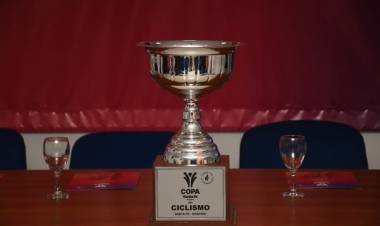 Histórico: reeditan la carrera ciclista Rosario- Santa Fe