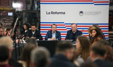 La Comisión Redactora trabaja en el texto definitivo de la Nueva Constitución