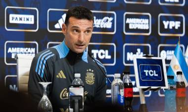 Scaloni aseguró que Messi “se tomará con tranquilidad” el tiempo para decidir su participación en el Mundial