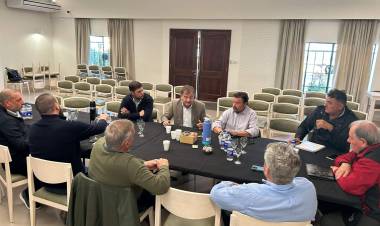 Producción e industria volvieron a dialogar sobre el futuro de la lechería