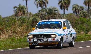 Un Renault 12 de 1976 ganó el Gran Premio Argentino Histórico 2025