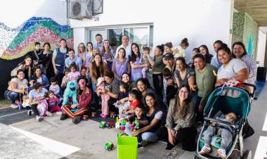 Se inauguró un patio sensorial en el Jardín Municipal de Barranquitas para actividades de lectura y juego