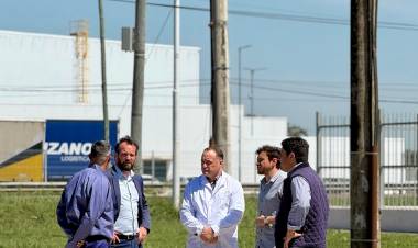 Trabajo conjunto entre el Municipio y la empresa Paladini para continuar con el Plan Intensivo de Mejorado Pétreo