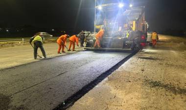 Con trabajos nocturnos Provincia avanza en la construcción del tercer carril de autopista, que ya tiene 40 ?ejecución