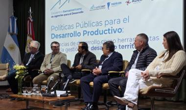 La Municipalidad junto al presidente de Fadelra marcaron el inicio del Encuentro Iberoamericano de Agencias para el Desarrollo