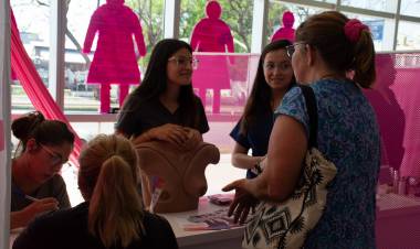 Feria de prevención del cáncer de mama en Ciudad Universitaria  