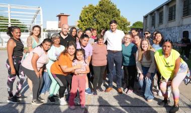 El gobernador Pullaro participó del cierre de los talleres de complementación escolar