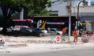 Iniciaron los trabajos en la calle de ingreso a la Terminal de Ómnibus