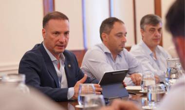 El Gobierno Provincial, junto a desarrolladores y colegios de profesionales, delinea una nueva Resolución de Factibilidad Hídrica