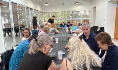 Charla sobre alimentación saludable convocó a personas mayores en el Centro de Día San Juan