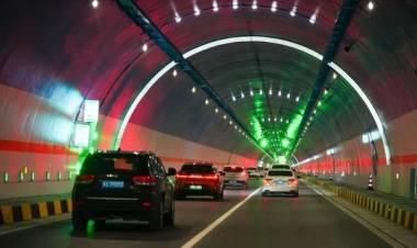 China inauguró el túnel de autopista más largo del mundo