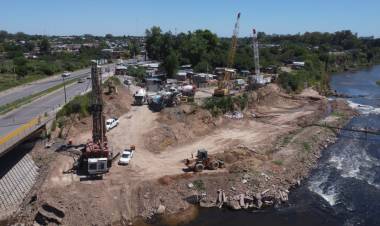 Cascada Saladillo: Provincia está culminando la primera de las dos pantallas de contención para frenar el retroceso