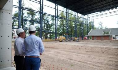 Javkin recorrió los avances de obra del nuevo estadio Arena en la ex Rural