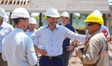 Pullaro recorrió una de las obras emblemáticas para los Juegos Suramericanos: el Microestadio de Rafaela, con un avance cercano al 45 %