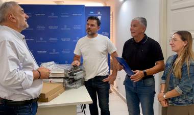 El senador Alcides Calvo visitó la sede de de Ferro de Rafaela