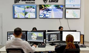 Pullaro encabeza la licitación del nuevo sistema de videovigilancia en la ciudad de Santa Fe