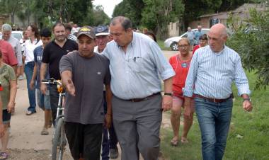 Poletti supervisó el avance de las obras integrales en barrio Loyola