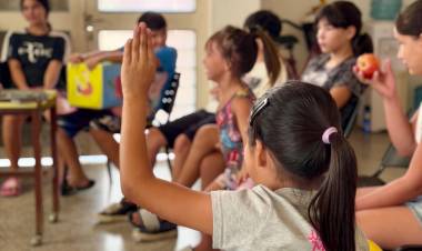 La Municipalidad impulsa hábitos saludables en la infancia con una jornada lúdica en Barrio Chaparral