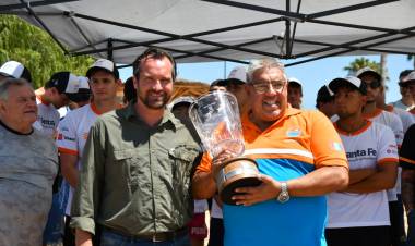 Santo Tomé recibió a los nadadores de la Maratón Santa Fe – Coronda y convoca a acompañar su paso por la ciudad