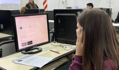 Plan FinEs 2026: abrieron las inscripciones para que estudiantes de escuelas santafesinas puedan terminar la secundaria