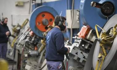 Empresas santafesinas pueden descontar parte del costo eléctrico de Ingresos Brutos