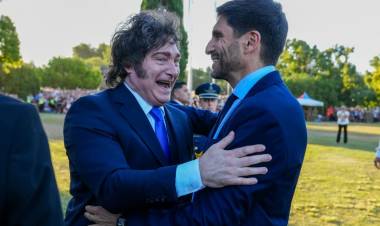 El gobernador Maximiliano Pullaro participó del acto central por los 213 años del Combate de San Lorenzo