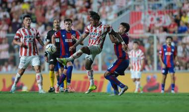 Unión y San Lorenzo empataron sin goles en un atractivo partido en Santa Fe