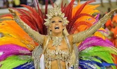 Brasil celebra el carnaval, su fiesta más emblemática