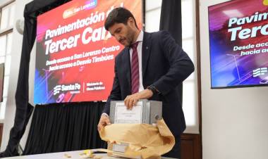 Pullaro licitó el segundo tramo del tercer carril de la autopista Rosario-Santa Fe, otra inversión logística para la provincia