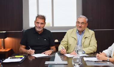 Calvo y la fundación SEOM firmaron convenio en Rafaela