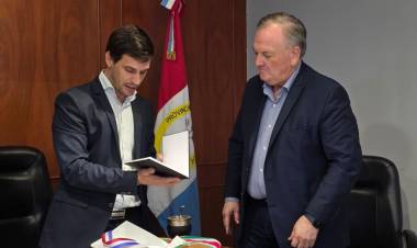 El senador Felipe Michlig y el intendente Leonardo Viotti mantuvieron una reunión de trabajo en la municipalidad de Rafaela