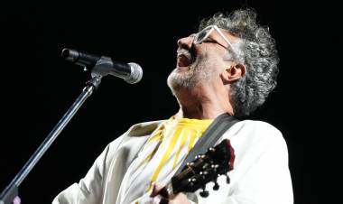 Rosario siempre estuvo cerca: más de 300 mil personas abrazaron a Fito en un reencuentro histórico con su ciudad