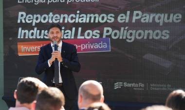 Pullaro inauguró una obra energética en Los Polígonos para ampliar la producción y generar más empleo
