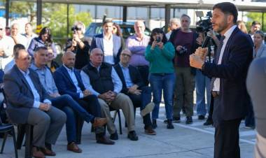 Pullaro: “La obra pública provincial sostiene el empleo de 40.000 familias en Santa Fe”