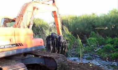 Prevención hídrica: en un año de abundantes precipitaciones, Provincia y Municipalidad ya limpiaron 155 kilómetros de canales