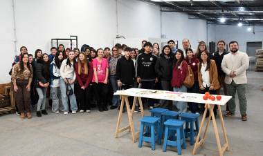 Alimentación saludable y educación: estudiantes santafesinos recorrieron el Mercado de Productores