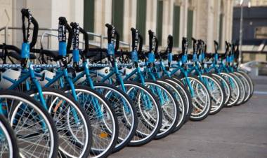 La UNL entrega 25 bicis a sus estudiantes