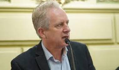 Rabbia exige medidas urgentes para recuperar la movilidad de los haberes provinciales