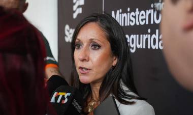 Amenazas a escuelas: Provincia ya envió 39 notificaciones para cubrir los costos de los operativos por 200 millones de pesos