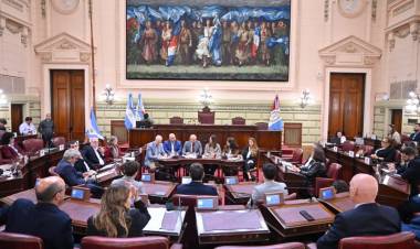 Puccini detalló a legisladores las gestiones por la concesión de la hidrovía, puso foco en Rosario y adelantó el nuevo Puerto de Villa Ocampo* 