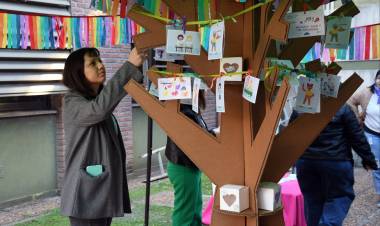 Jornada de sensibilización en el Hospital Alassia: la Municipalidad promueve crianzas respetuosas