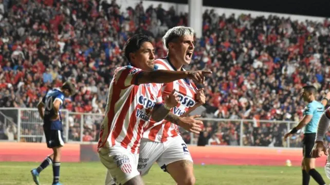 Unión fue una máquina de errar, rescató un empate ante Talleres y ahora debe esperar y rezar