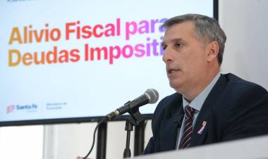 Pullaro lanza un plan de alivio fiscal con hasta 36 cuotas para empresas y familias santafesinas afectadas por la caída económica nacional