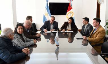 La Municipalidad firmó un convenio para promover la gestión eficiente en los edificios de la ciudad